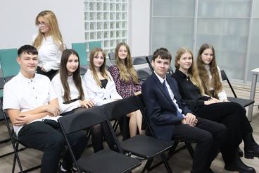 Inscenizacja z udziałem uczniów wieluńskich szkół w Bibliotece Miejskiej - dotyczyła Nagrody Nobla